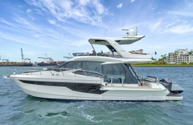 40 ft Azimut Verve | From $1900 | 12 guest max
